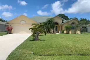 2417 SE Dogwood Ave, Port Saint Lucie, FL 34952 - Photo 4