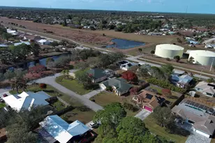 2417 SE Dogwood Ave, Port Saint Lucie, FL 34952 - Photo 48