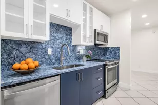299 SW 7th St, Boca Raton, FL 33432 - Photo 2