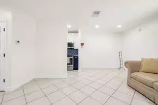 299 SW 7th St, Boca Raton, FL 33432 - Photo 10