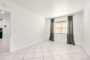 299 SW 7th St, Boca Raton, FL 33432 - Photo 14