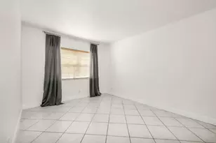 299 SW 7th St, Boca Raton, FL 33432 - Photo 16