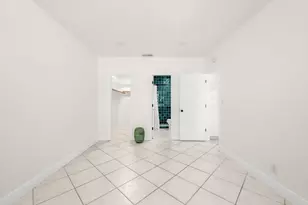 299 SW 7th St, Boca Raton, FL 33432 - Photo 18