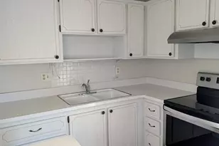 2600 SE Ocean Blvd, Stuart, FL 34996 - Photo 6