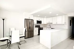 2003 Lincoln A, Boca Raton, FL 33434 - Photo 4