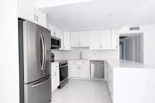 2003 Lincoln A, Boca Raton, FL 33434 - Photo 6