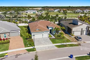 10722 Stellar Cir, Palm Beach Gardens, FL 33412 - Photo 2