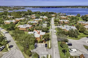 825 Center St, Jupiter, FL 33458 - Photo 44