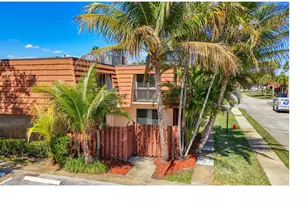 825 Center St, Jupiter, FL 33458 - Photo 2