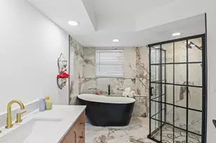 13266 St Tropez Cir, Palm Beach Gardens, FL 33410 - Photo 16