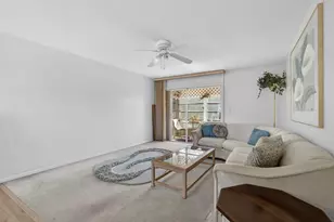 1 Golfs Edge F, West Palm Beach, FL 33417 - Photo 8