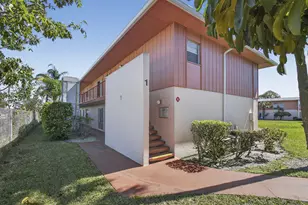 1 Golfs Edge F, West Palm Beach, FL 33417 - Photo 2