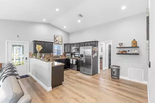 7937 Ridgewood Dr, Lake Worth, FL 33467 - Photo 8