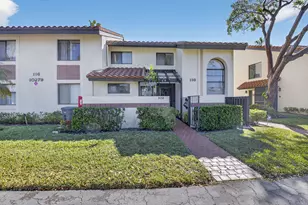 10279 N Circle Lake Dr, Boynton Beach, FL 33437 - Photo 2