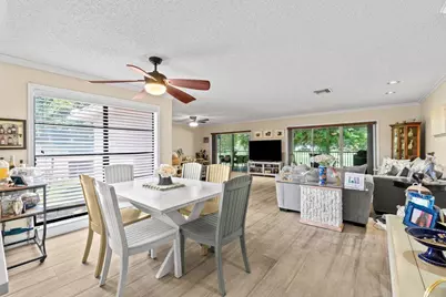 4 Stratford Drive E #B, Boynton Beach, FL 33436 - Photo 2