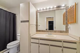 402 SE Castle Ct, Port Saint Lucie, FL 34952 - Photo 32