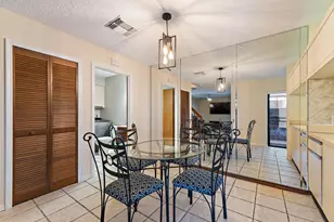 402 SE Castle Ct, Port Saint Lucie, FL 34952 - Photo 14