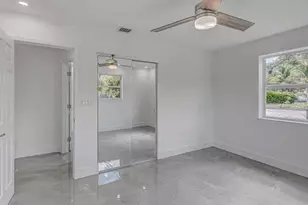 855 Date Palm Dr, Lake Park, FL 33403 - Photo 10