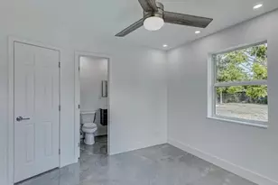 855 Date Palm Dr, Lake Park, FL 33403 - Photo 8