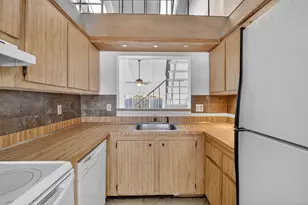 8042 SW 21st Pl, Davie, FL 33324 - Photo 4