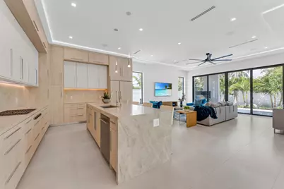 239 NE 11th Street, Delray Beach, FL 33444 - Photo 8