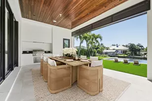 2442 Bay Cir, Palm Beach Gardens, FL 33410 - Photo 10