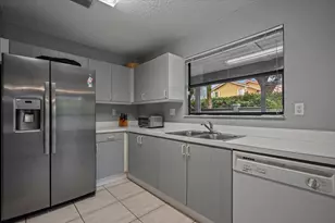 2537 Bedford Mews Dr, Wellington, FL 33414 - Photo 8