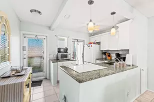 2121 NE 1st Ct, Boynton Beach, FL 33435 - Photo 10