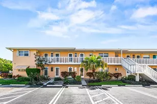 2121 NE 1st Ct, Boynton Beach, FL 33435 - Photo 1