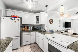 2121 NE 1st Ct, Boynton Beach, FL 33435 - Photo 6