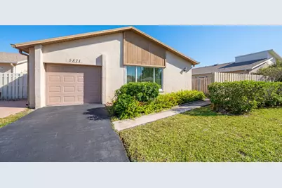 5871 Mirror Lakes Boulevard, Boynton Beach, FL 33472 - Photo 2