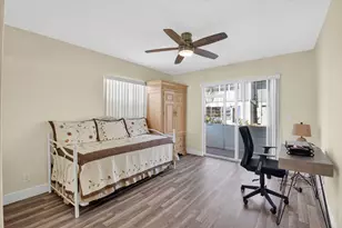 205 Flanders E, Delray Beach, FL 33484 - Photo 12