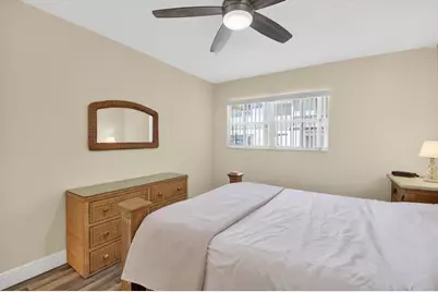 205 Flanders E, Delray Beach, FL 33484 - Photo 8