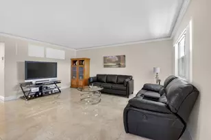 205 Flanders E, Delray Beach, FL 33484 - Photo 2