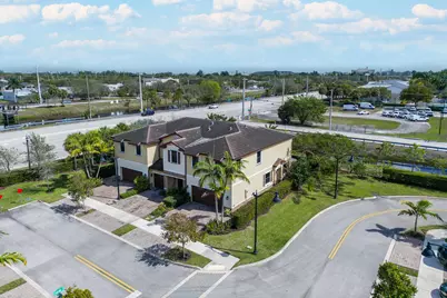 4622 Belgian Lane, Davie, FL 33314 - Photo 4