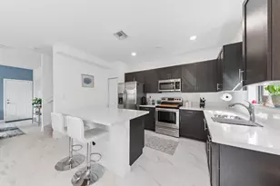 4622 Belgian Ln, Davie, FL 33314 - Photo 8