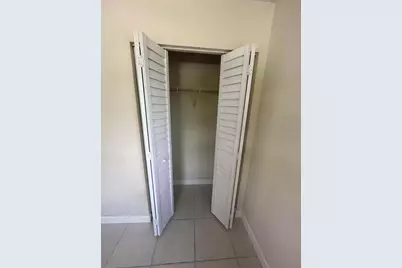 422 Caroline Avenue, West Palm Beach, FL 33413 - Photo 6