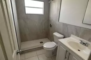 422 Caroline Ave, West Palm Beach, FL 33413 - Photo 4