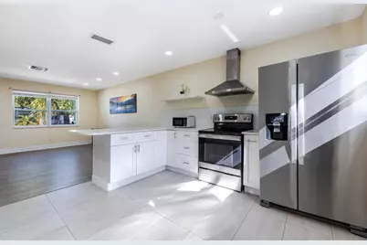 3914 Serubi Avenue, Palm Springs, FL 33461 - Photo 10