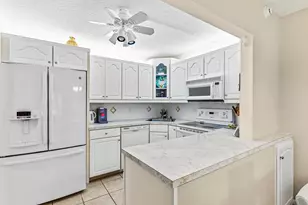 314 Knotty Pine Cir, Greenacres, FL 33463 - Photo 4