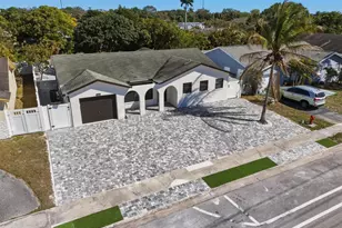 22390 SW 66th Ave, Boca Raton, FL 33428 - Photo 4