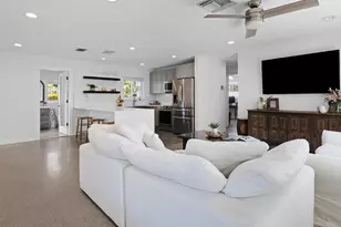 909 SE 16th Pl, Deerfield Beach, FL 33441 - Photo 4