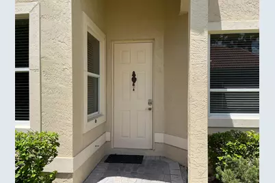 9201 Wentworth Lane, Port Saint Lucie, FL 34986 - Photo 4