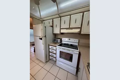 894 Flanders S, Delray Beach, FL 33484 - Photo 2