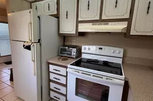 894 Flanders S, Delray Beach, FL 33484 - Photo 2