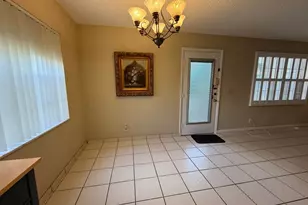 894 Flanders S, Delray Beach, FL 33484 - Photo 4