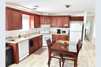 613 Jasmine Lane, Deerfield Beach, FL 33442 - Photo 2