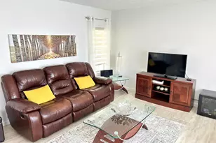 613 Jasmine Ln, Deerfield Beach, FL 33442 - Photo 8