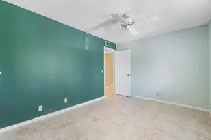 322 Pine Ridge Cir, Greenacres, FL 33463 - Photo 16