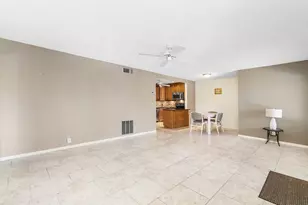 322 Pine Ridge Cir, Greenacres, FL 33463 - Photo 8